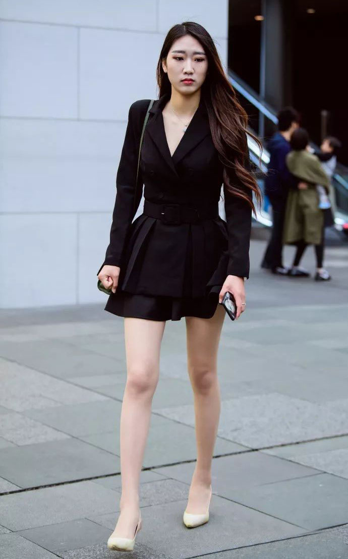 穿衣搭配|简单气质的黑色西装裙,职场范儿十足,大方时尚又好搭配