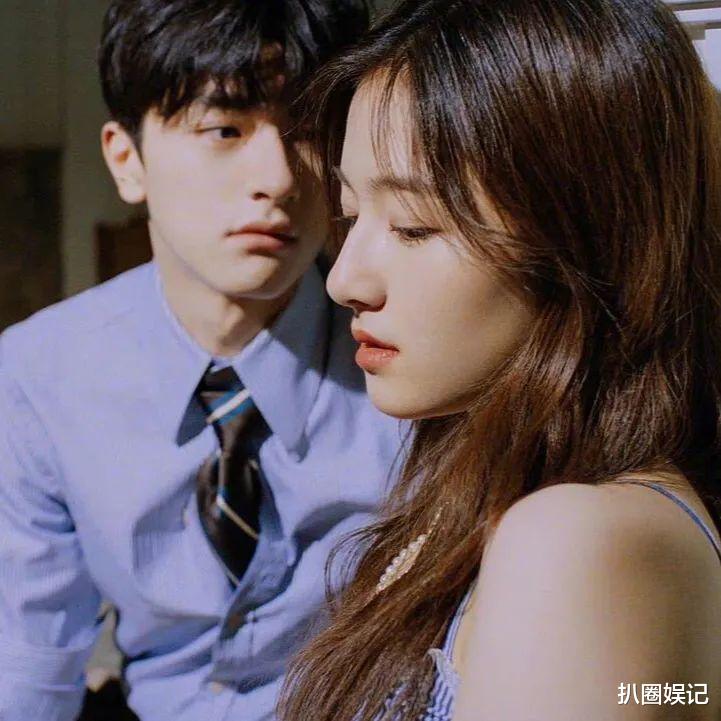 赵露思|赵露思现在开始炒资源咖人设了，说自己是娱乐圈天降紫薇星