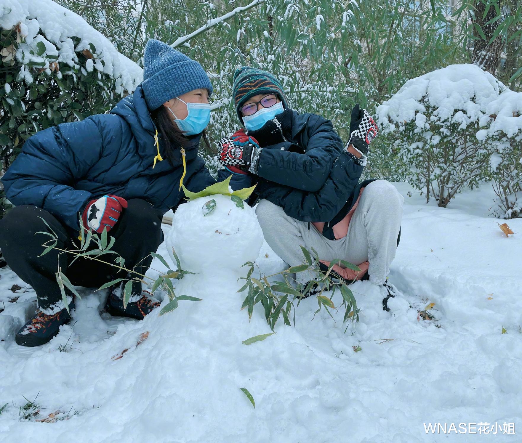 WNASE花小姐 女明星集体晒“初雪照”超养眼！冬日穿搭成焦点，你最pick哪一套
