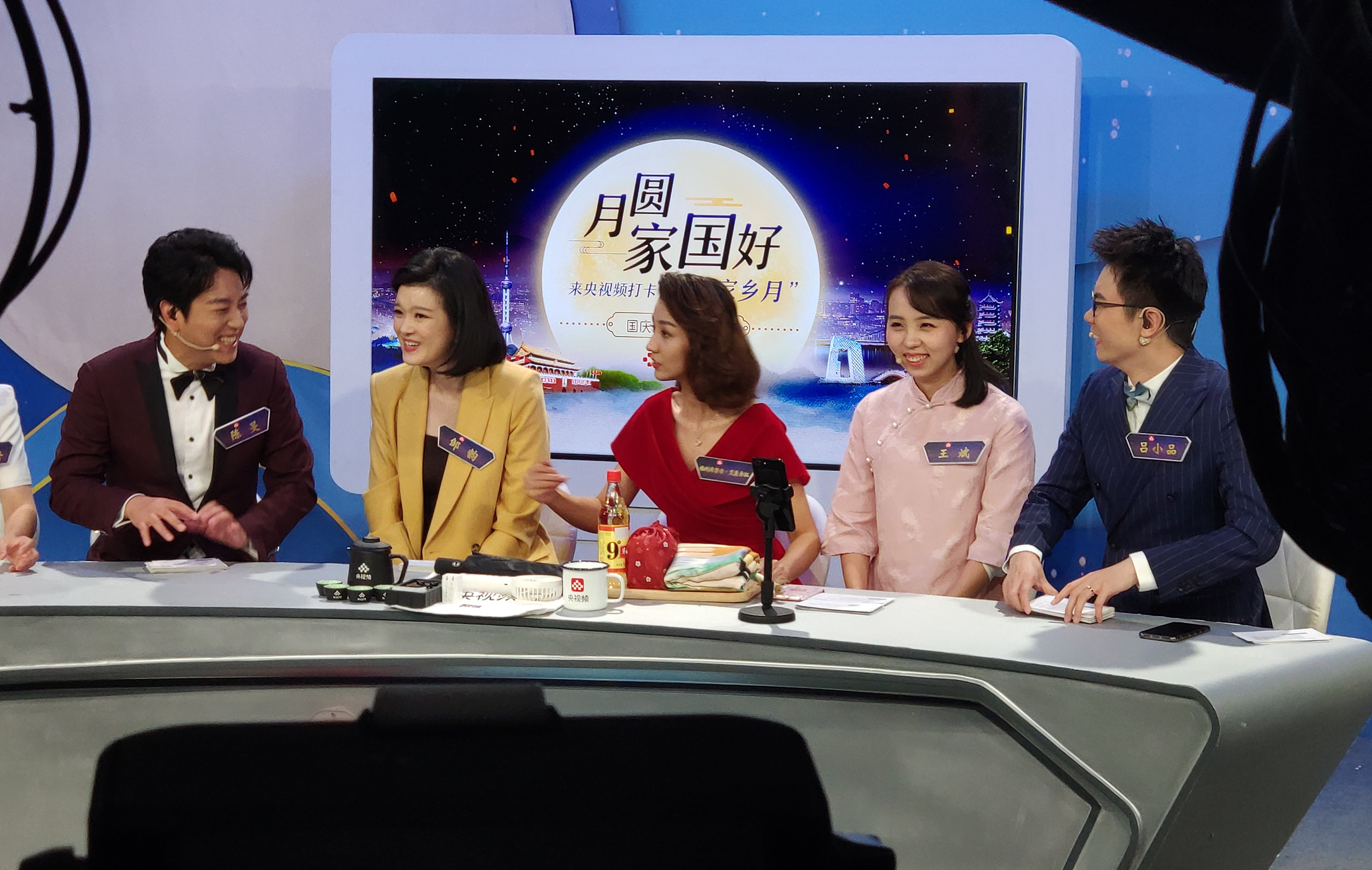 蒋龙|央视捧不红的4位主持人：有人登上春晚，有人顶替董卿主持节目
