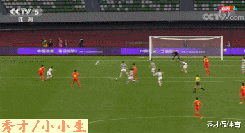 王霜|娄佳惠搏命拼抢，有谁注意，进球前王霜的小动作，这才是智勇双全