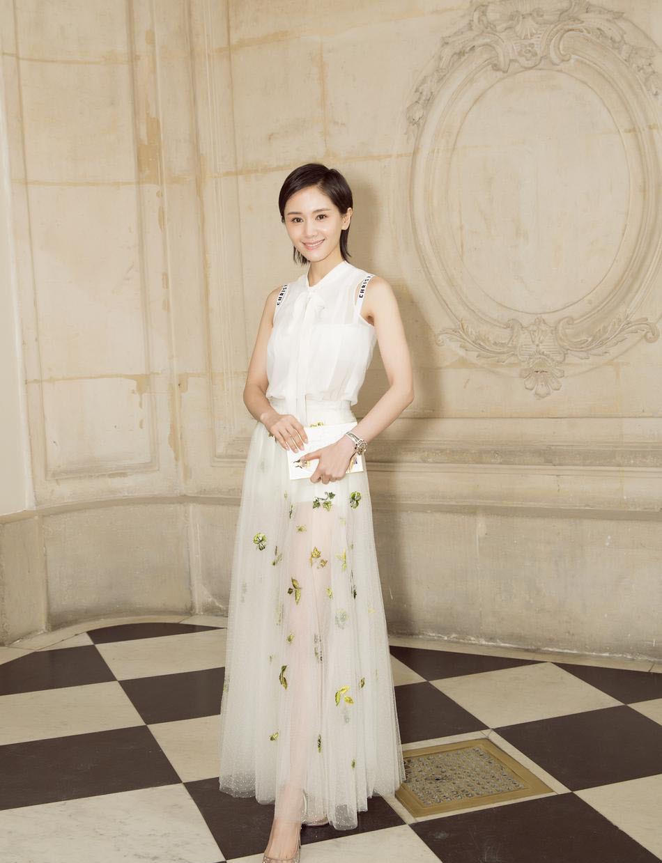 美搭刊报|王子文吴永恩深夜约会，年轻小情侣的感觉，王子文清纯似邻家少女