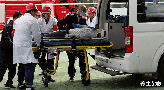 肝脏|48岁男子每天“跑步”养肝，肝硬化入院，医生：2个习惯害了他