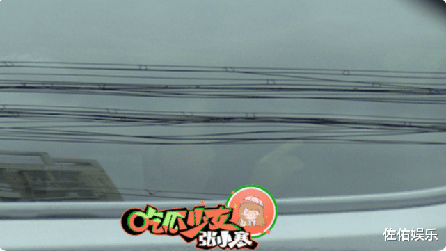 小姐姐|冯绍峰带儿子“想想”出门尽显父爱，赵丽颖专注事业受期待