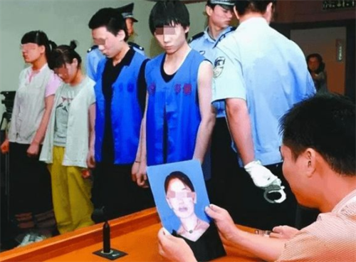 2006年北京命案:女子被4名少年虐待一小时致死,动机荒唐至极