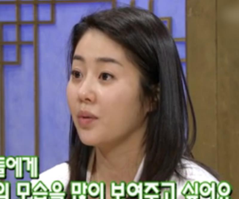 高贤廷|被豪门“放逐”，高贤廷五十岁演戏忙，留在夫家的儿女只知继母好