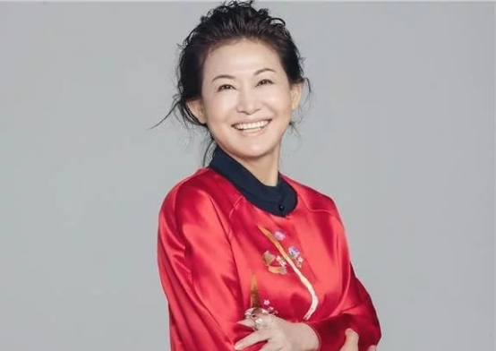 住房公积金|“玻尿酸”女神，靠地产发家赚钱，业务却不是卖房