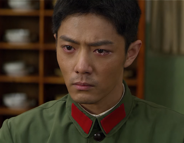 军人|军人哭戏不好演,有的赏心悦目,有的干嚎,五官乱飞把我看懵