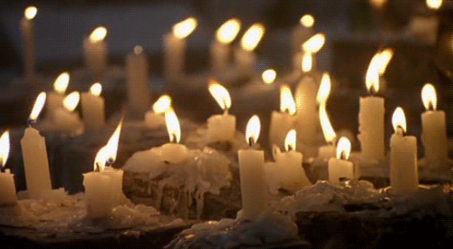 恐龙 2根一样的蜡烛同时燃烧，会同时熄灭吗？