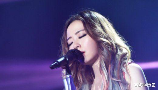 张靓颖|冯轲与张碧晨官宣开启新生活，网友替张靓颖打抱不平，咋回事？