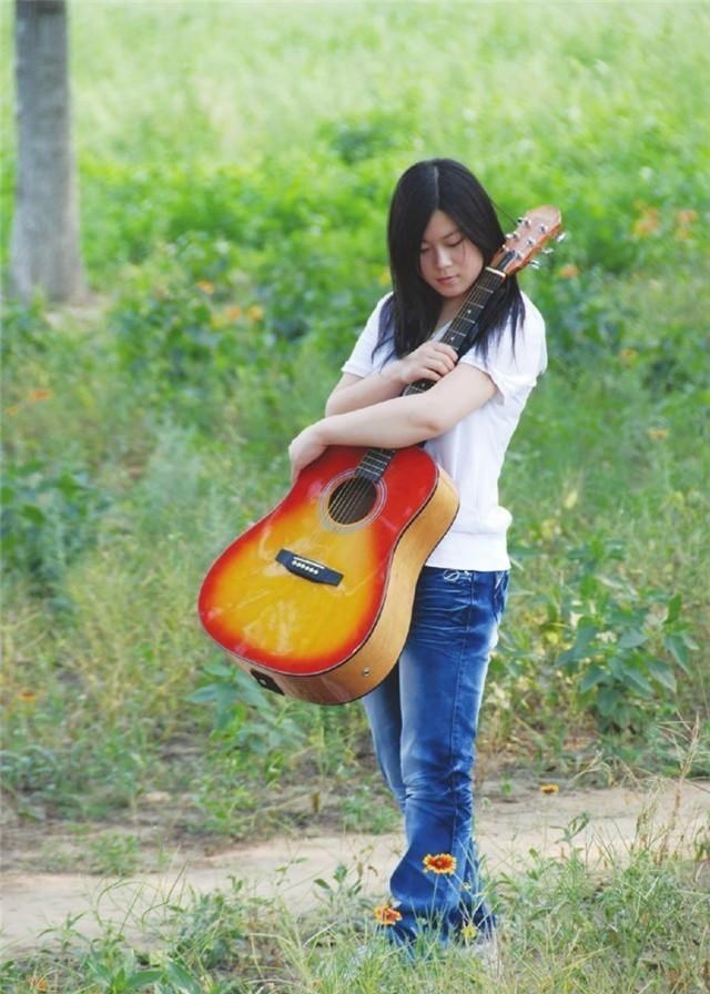 西单女孩|西单女孩任月丽，曾因贫苦想轻生，后逆袭登上春晚的她怎样了？