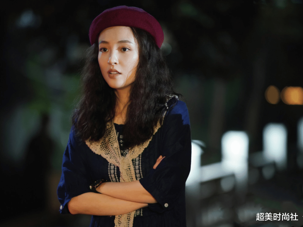 口红|烫泡面头显老十岁？吴倩《八零九零》造型惹争议，发型成翻车原因