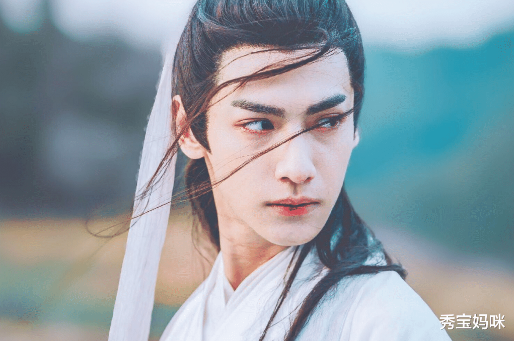 罗云熙|有种“高颜值”叫罗云熙妈妈，年轻时撞脸蒋雯丽，全家人颜值在线