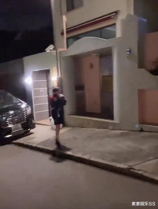 王思聪|张柏芝凌晨4点起床，和保姆一起给3个儿子做饭，家常菜非常不错