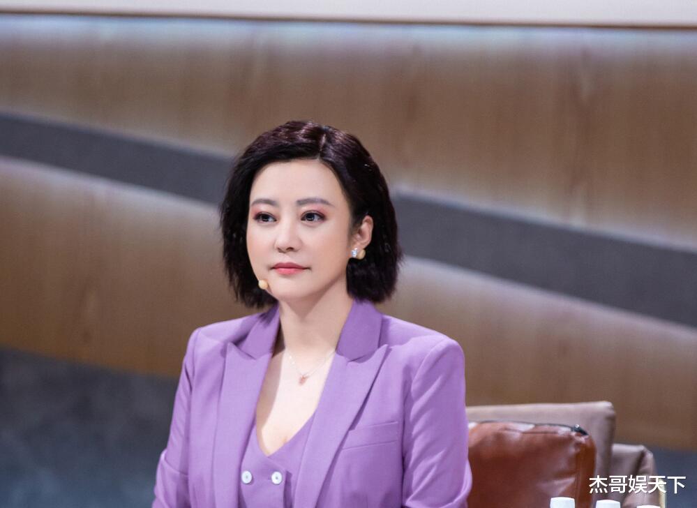 表情包|同样是避嫌，王晶比郝蕾情商高多了