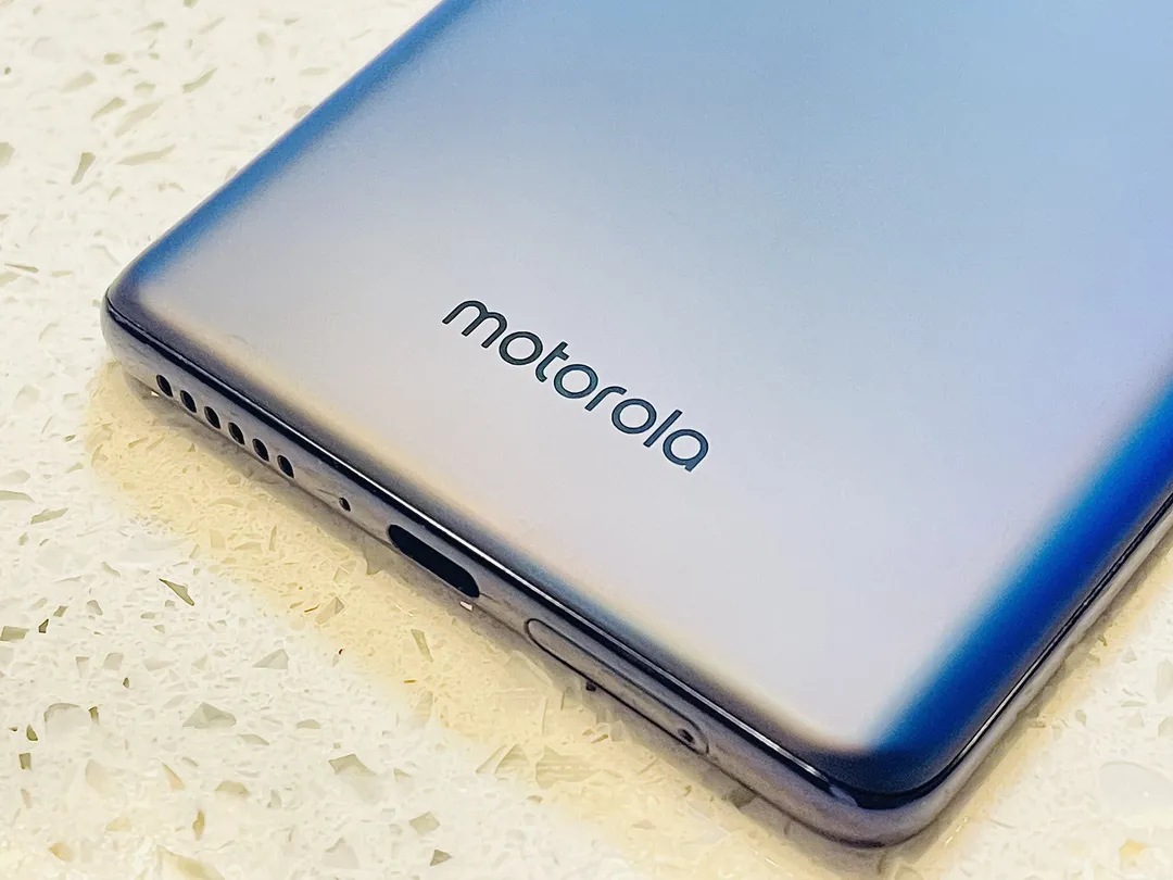苹果|moto Edge X30上手体验：国产良心还要看联想