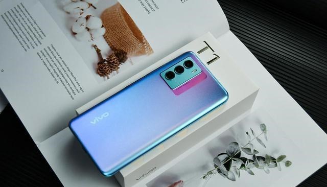 摄影|vivo学小米，8+256G降300！5000mAh+44W快充，很香