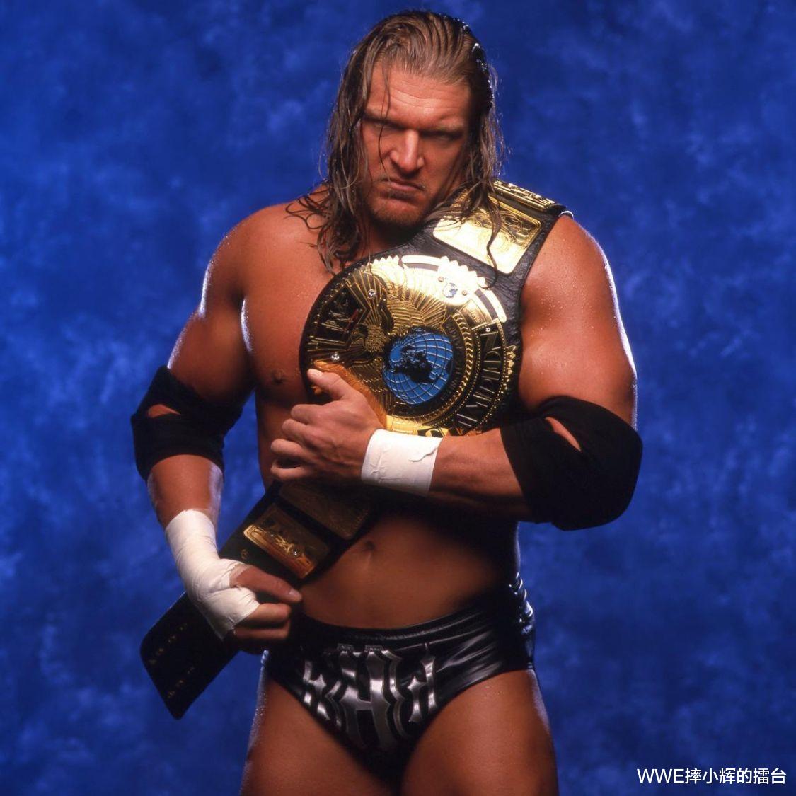 wwe|挂王罗曼已提前进入传奇行列，651的冠军纪录碾压几十年老员工！