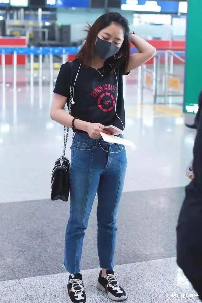 鞠婧祎|牛仔裤别乱穿,鞠婧祎最新彩排照显腿粗,刘亦菲仿佛有“大象腿”