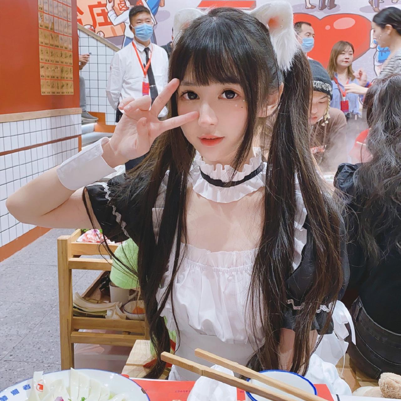 蔡萝莉|蔡萝莉真容彻底曝光，O型脸秒变瓜子脸，对比大妈照，网友：真是整容？