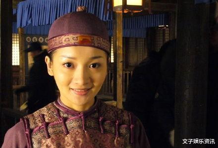 王奎荣|36岁女星嫁73岁老戏骨，生下二子，自己浓妆艳抹丈夫满脸疲惫