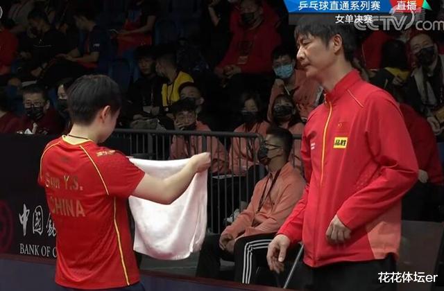 孙颖莎|4-2!国乒世界第1霸气夺冠:狂轰11-3吊打孙颖莎,奥运女单稳了!