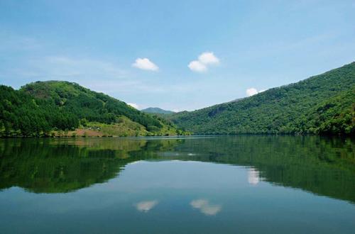 瓦屋山|辽宁此处景区“厉害了”，门票128游客却络绎不绝，距县城70公里