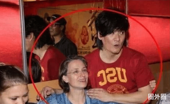 周华健|周华健与美国妻子恩爱几十年，感情一如当初，岁月静好惹人羡慕