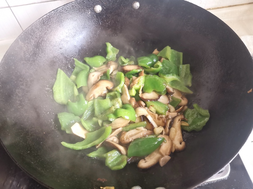 番茄|它的维C含量是番茄的3倍，降脂减肥真棒，和它搭配还健脑，太棒了