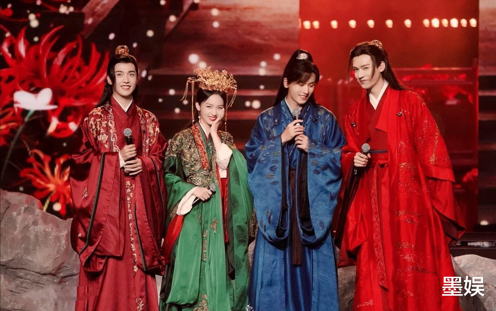 张哲瀚|不是第一眼帅哥，出道十年无人问，张哲瀚怎么突然就红了