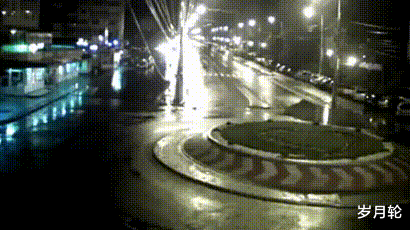 谢霆锋|同是18岁，谢霆锋蔡徐坤谁更加帅气？哈哈哈对照明显