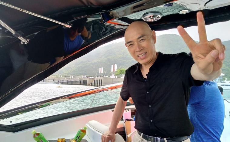 林允儿|他跨组拍《甄嬛传》耽搁了，郑晓龙恼怒：什么演员，让我等40分钟