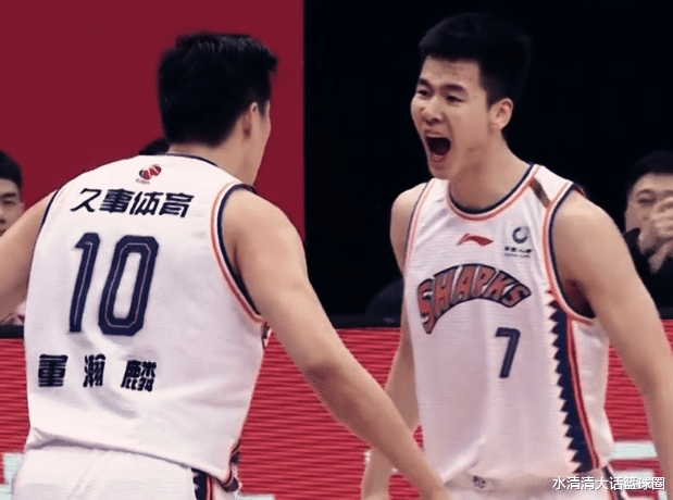 篮网队|7+5+3+2+1！上海24分大逆转，新星三作用建奇功