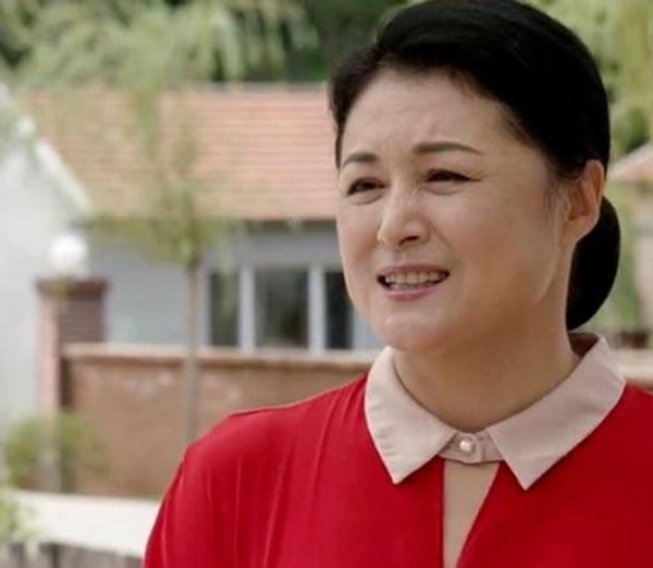 乡村爱情|《乡村爱情》是发酵粉？谢腾飞变“谢大炮”，宋青莲身材直逼关婷娜