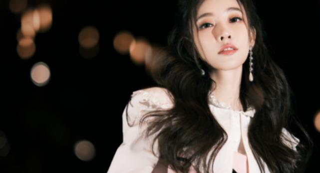 冯提莫|冯提莫B站跨年晚会献唱歌曲，网友指出她的问题，没有给力作品