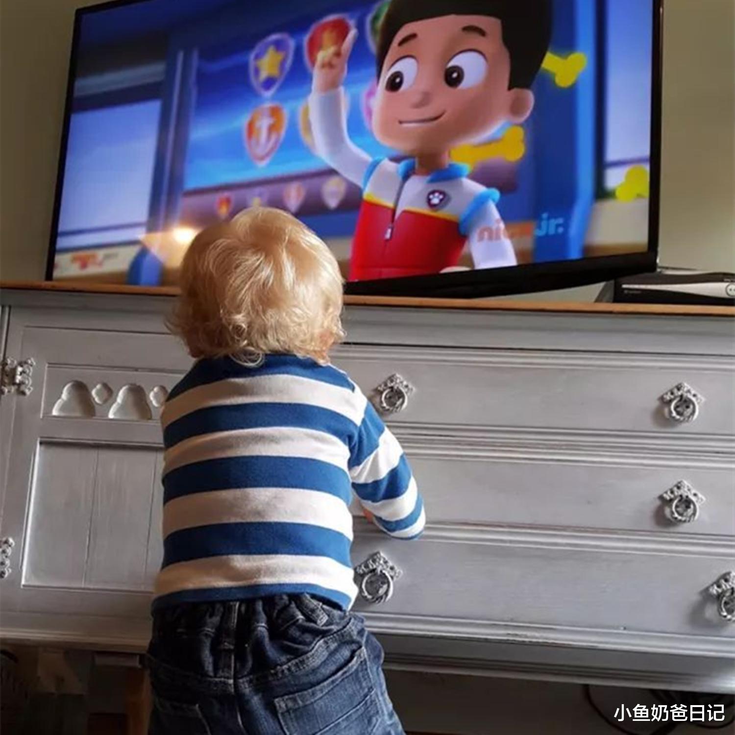 小鱼奶爸日记|孩子总要求重复看一集动画片，背后大有学问，可别不耐心
