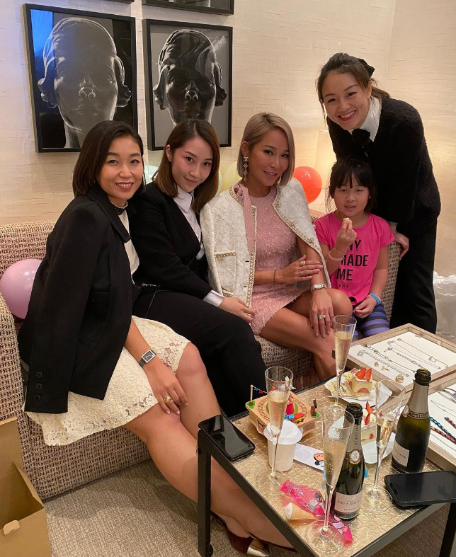 陈慧玲|洗米华被批捕当天，妻子上线与网友聊天，连发三个笑脸谈夫妻之道