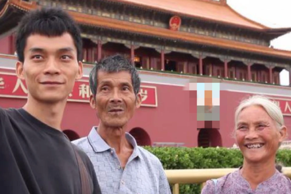 急诊室老苗|高考“钉子户”复读11年，33岁仍追梦中科大，今年考的咋样了？