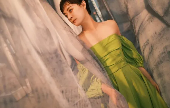 何炅|熊猫眼男星又开麦吐槽？何炅抱着周迅大哭？孙俪说今天她吃素一天