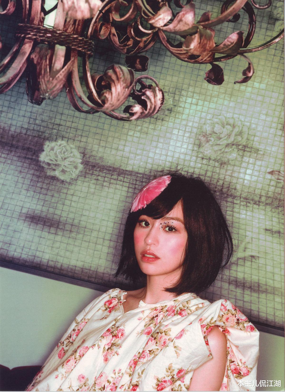 王心凌|王心凌的悲哀，也是台湾偶像的无奈，当年多风光，如今多‘拉胯’