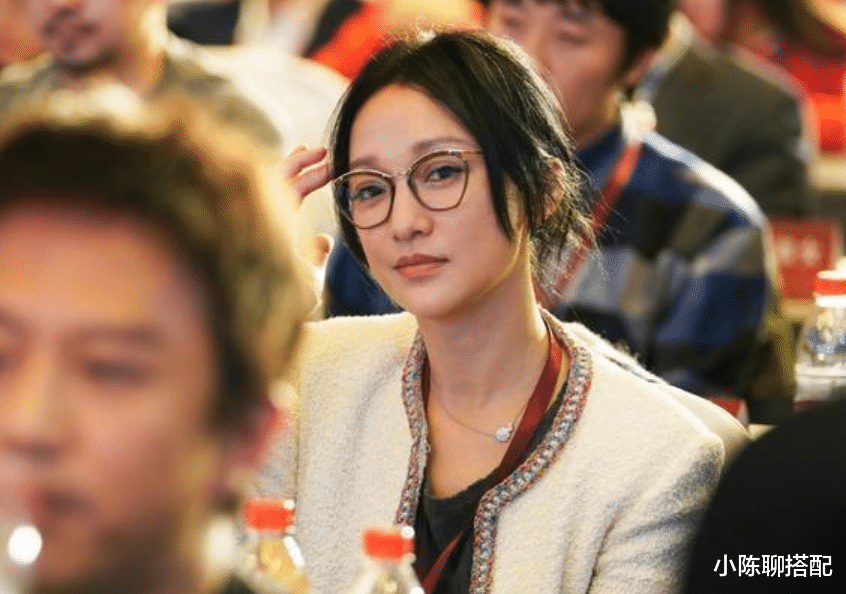 小陈聊搭配|秋天的第一件外套,就选“小香风”,中年女星都爱这件气质单品