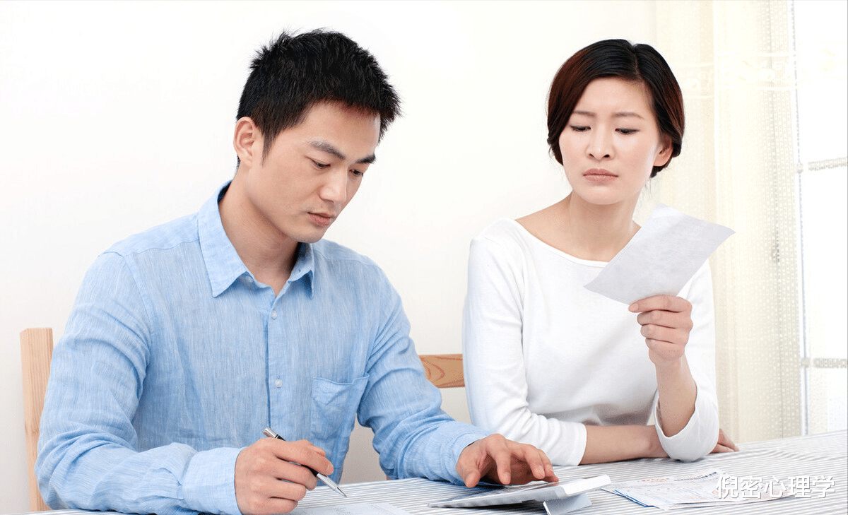 倪密心理学|“不把陪嫁房给我弟，我们就离婚”凤凰男话音刚落，妻子果断离婚