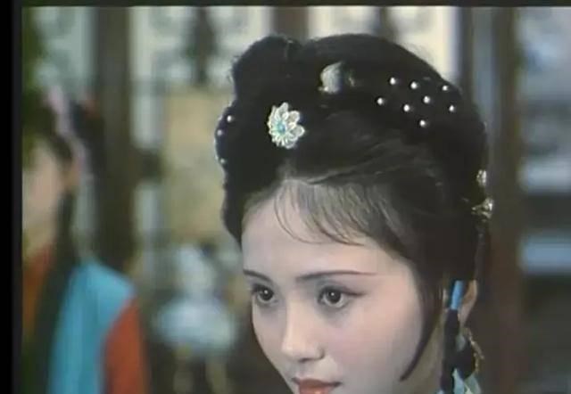 陈红|真正的美人，即使演丫鬟也能抢女主风头，陈红的紫鹃比林黛玉还美