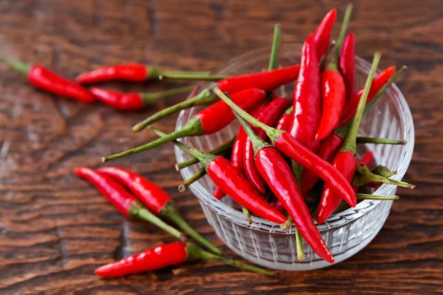 勇哥聊养生|53岁女子查出乳腺癌晚期,医生告诫:为了乳腺健康,这3种食物要少碰