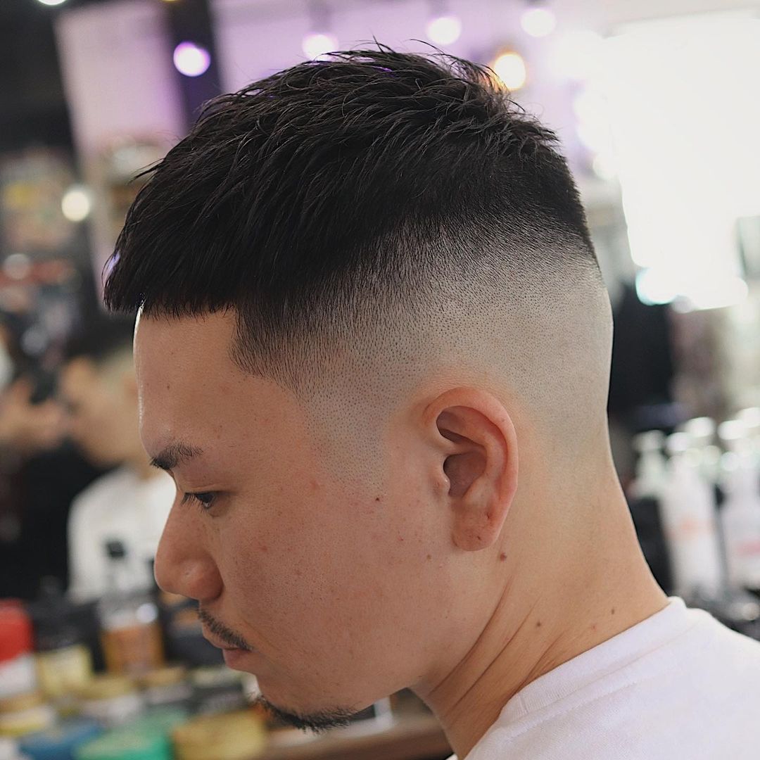 穿衣搭配|男发无论怎么剪，还是两侧推短受欢迎，越来越多男士这样剪