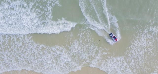 沙灘 廣西有一片絕美海灘，海水湛藍(lán)堪比三亞，免費(fèi)開放游客絡(luò)繹不絕