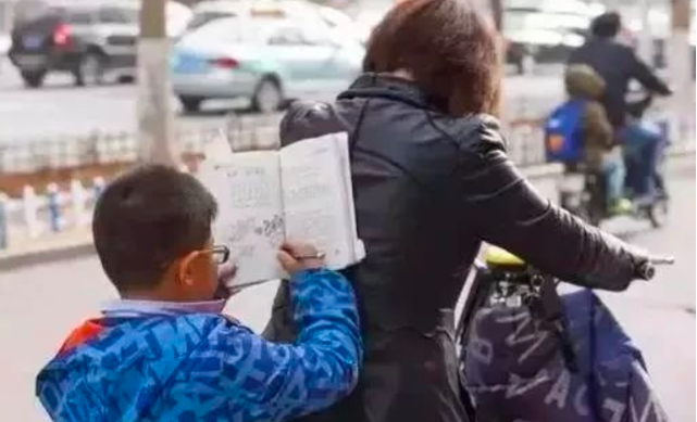 萱爸育儿经|现在的孩子有多累?6张图呈现“残酷童年”,父母看后直言正常