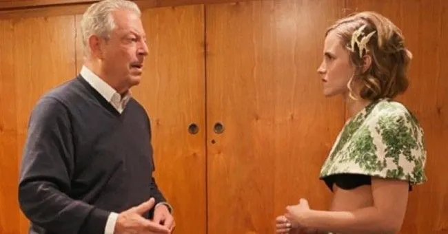 艾玛·沃森|艾玛沃森新造型被骂翻！胸部夸张，网友：把衣服穿上！