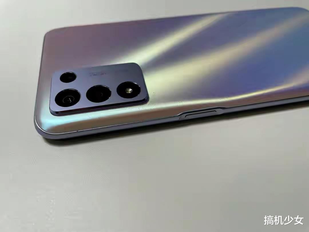 iphone13|官方跌至1399元，骁龙778G+5000mAh大电池，还有144Hz刷新率