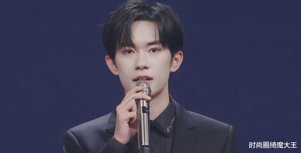 时尚圈绮魔大王 被捧杀的易烊千玺